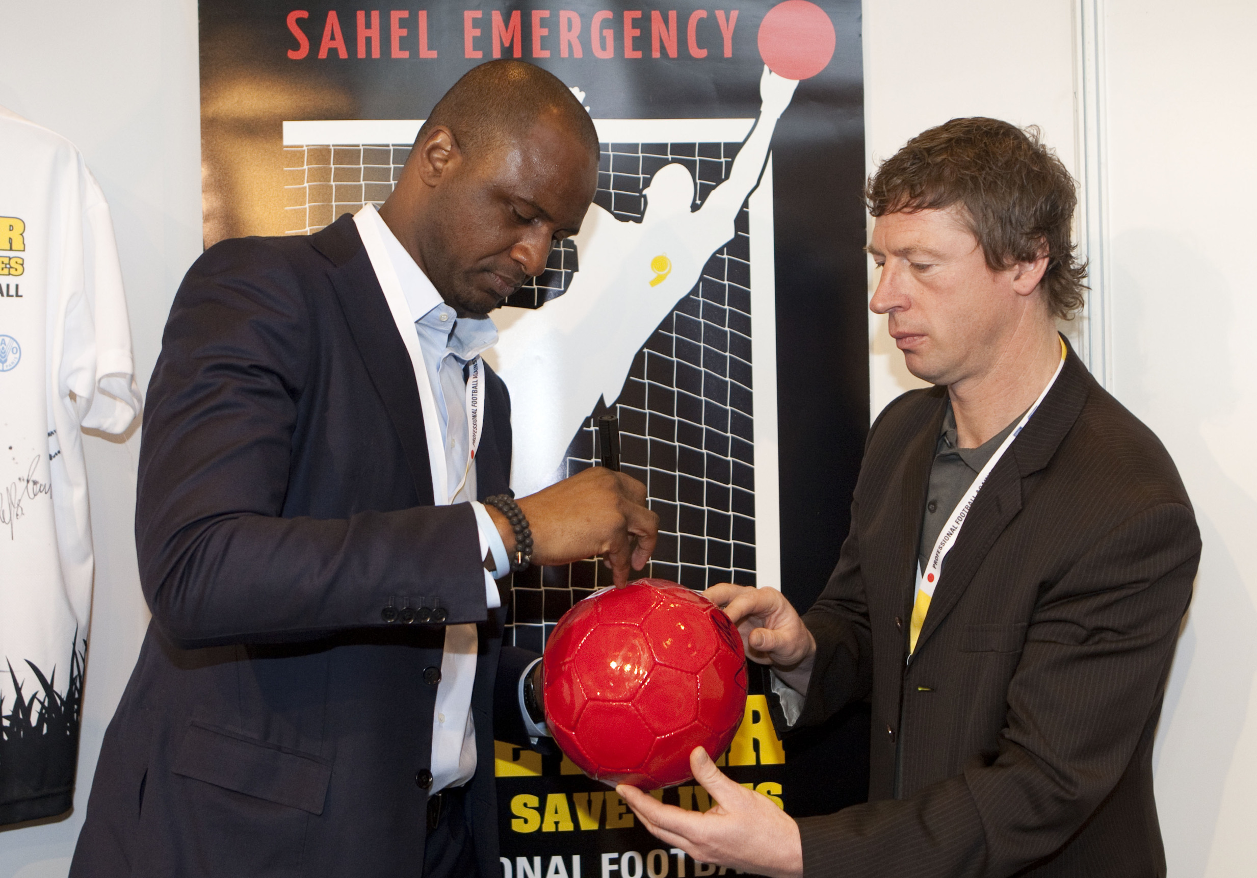 28/03/12
MANCHESTER - ENGLAND
Patrick Vieira (left) with Steffen Freund 28/03/12
MANCHESTER - ENGLAND
Patrick Vieira (left) with Steffen Freund